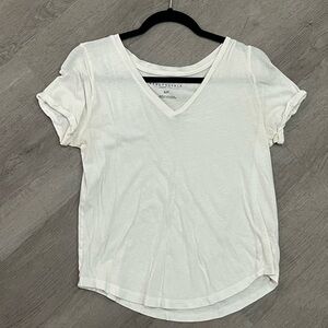 Aeropostale White Short Sleeve V-Neck Tee